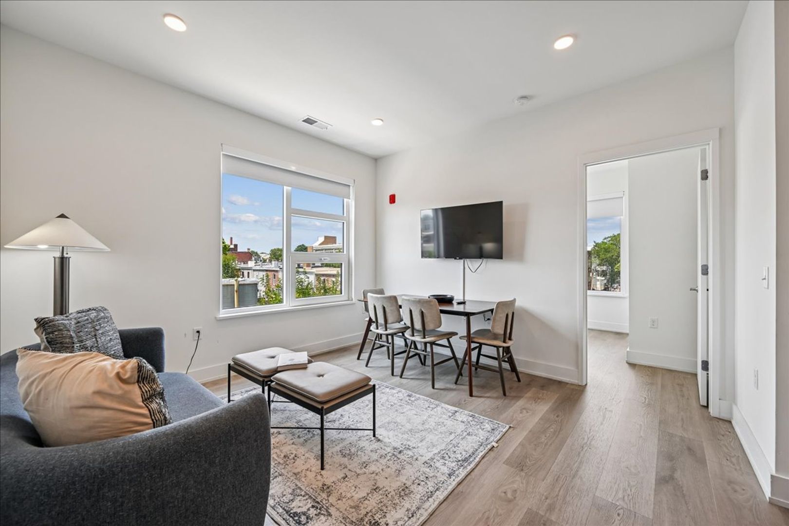 Washington Apartment: 1324 North Capitol Street