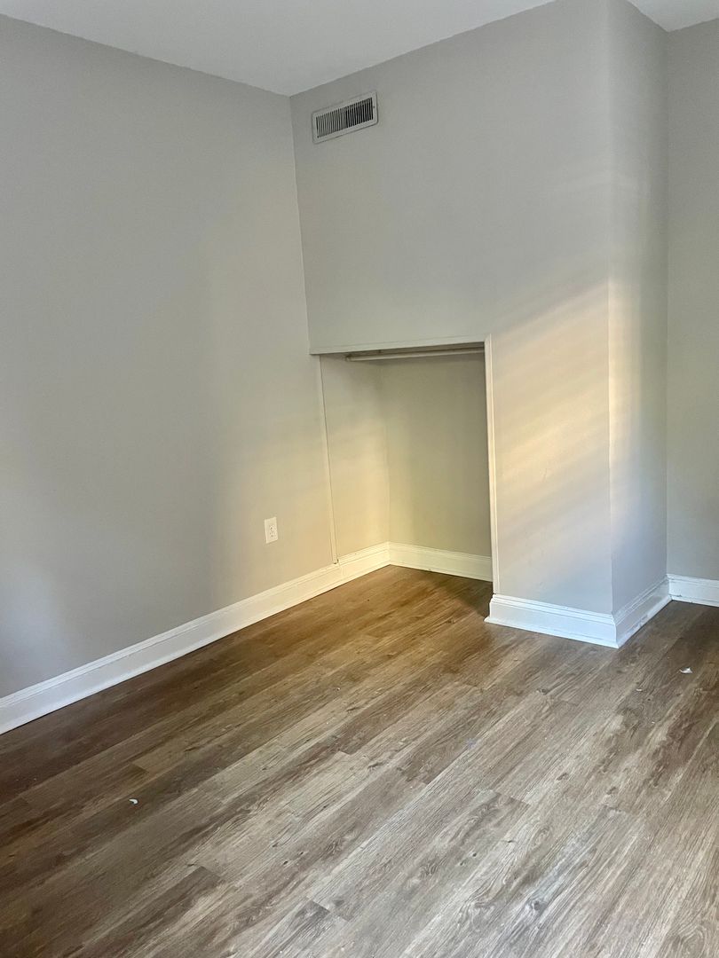 Baltimore Apartment: 506 W Franklin street
