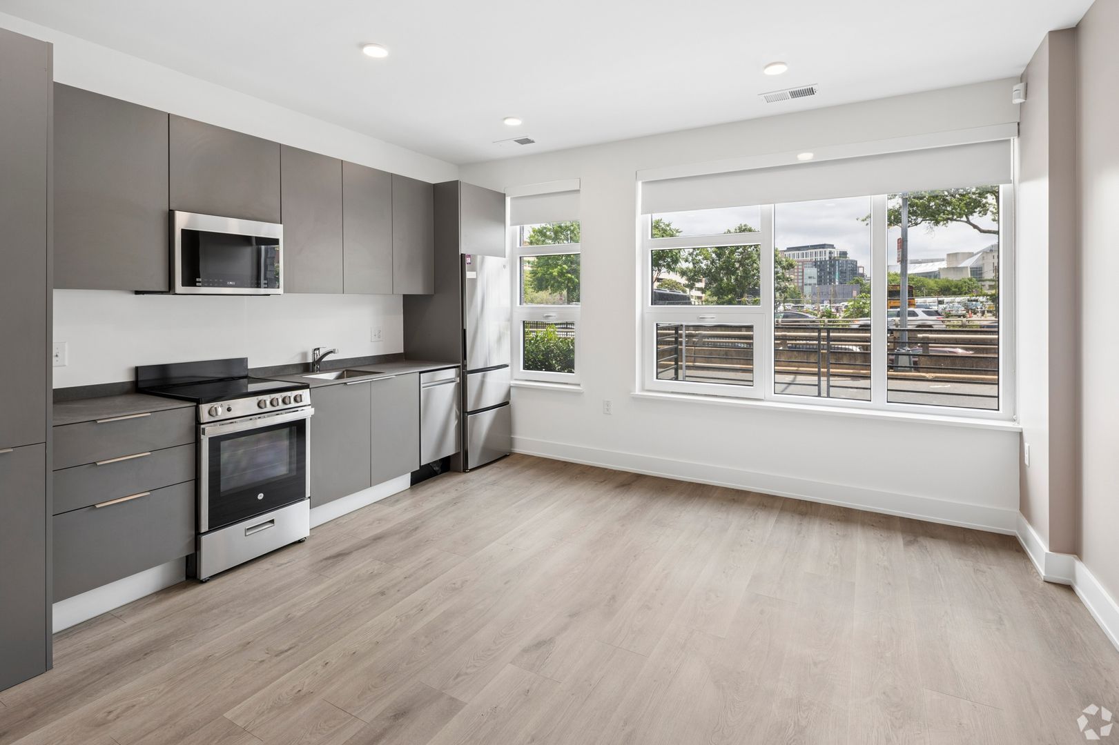 Washington Apartment: 1324 North Capitol Street