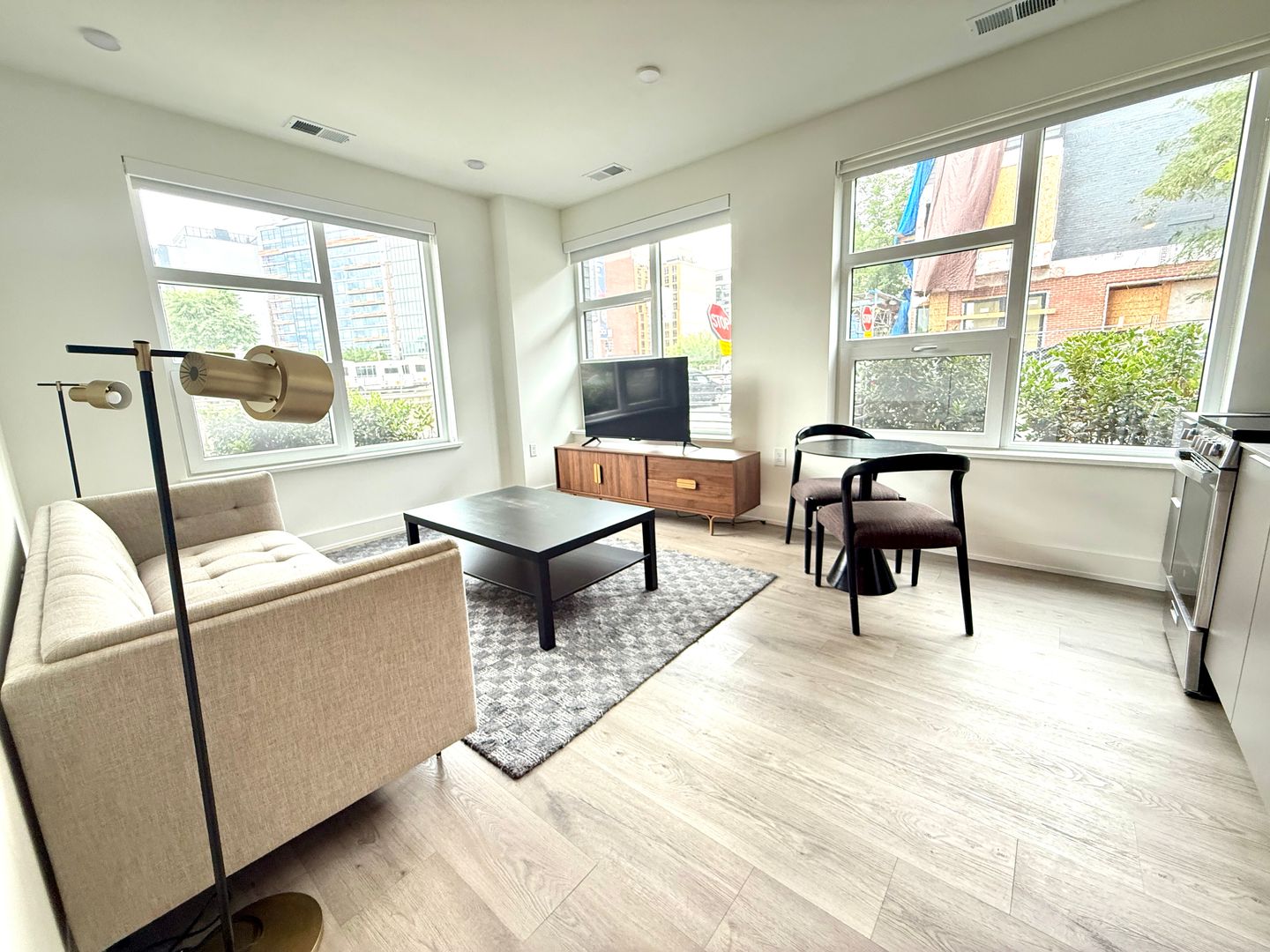 Washington Apartment: 1324 North Capitol Street