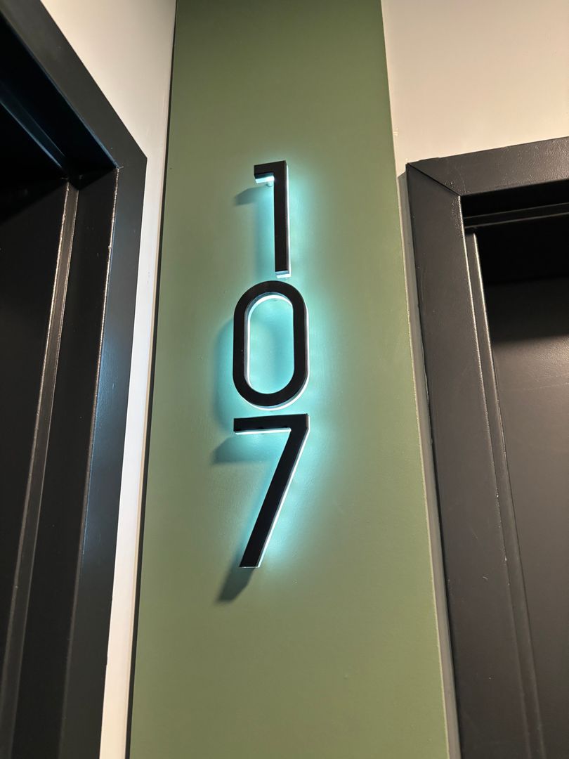 Washington Apartment: 1324 North Capitol Street