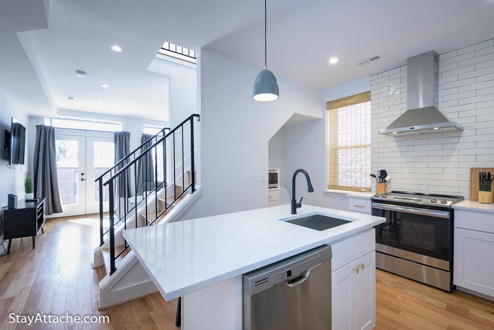 Washington Apartment: 631 Constitution Avenue NE