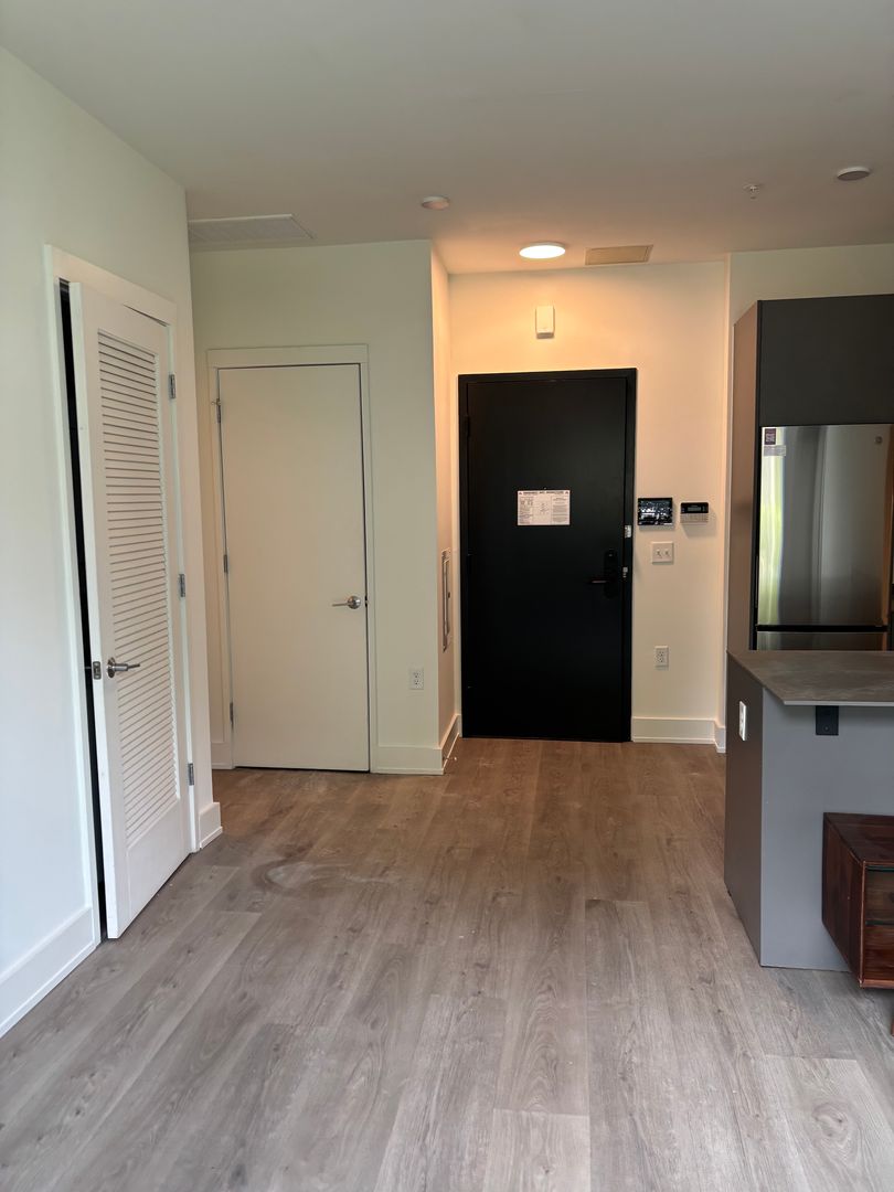 Washington Apartment: 1324 North Capitol Street