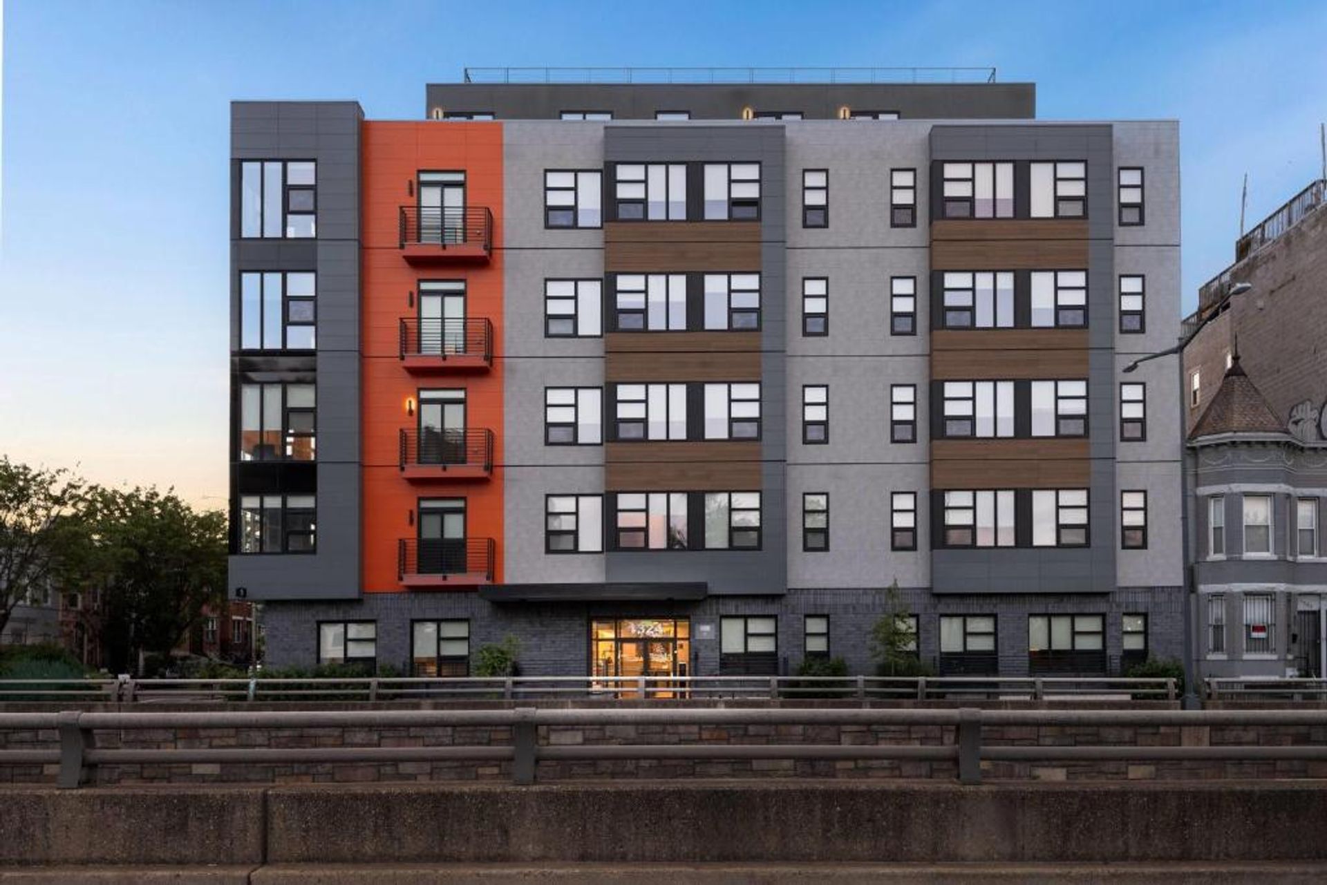 Washington Apartment: 1324 North Capitol Street