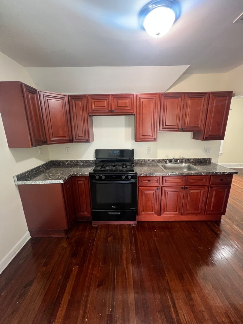 Bridgeport Apartment: 65-67 Fox St