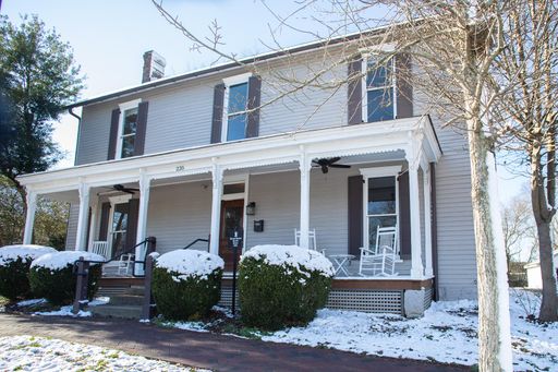 Downtown Franklin Office (2nd floor) in historic home