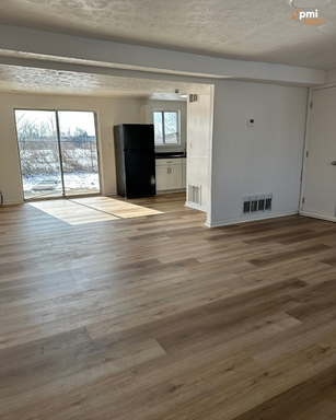 3 Bed 1 Bath Apartment for Rent in Warren, OH | Hidden Village TownHomes – photo 1