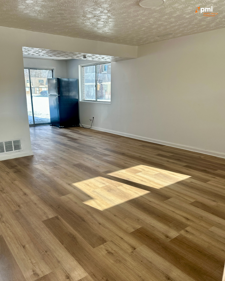 Warren Apartment: 600 Commerce Ave NW