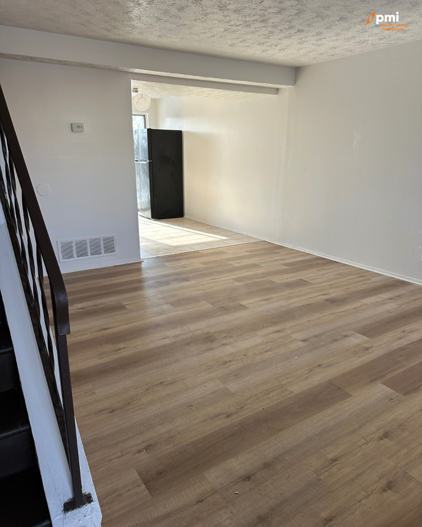 Warren Apartment: 600 Commerce Ave NW