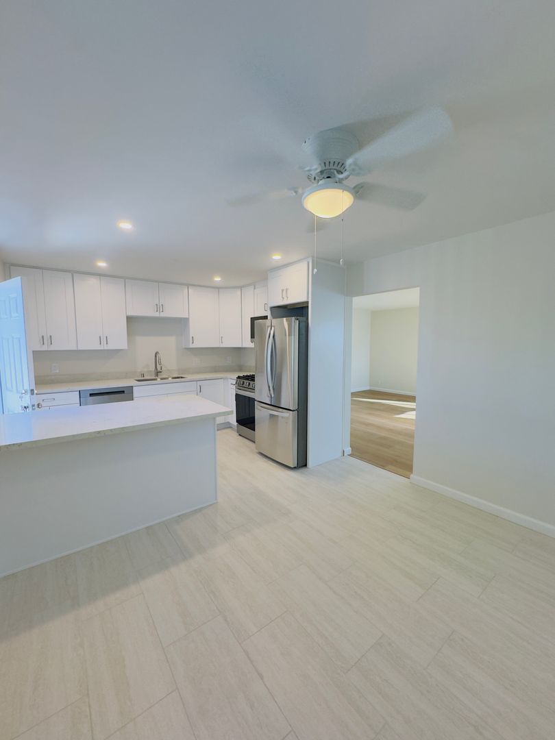 Carlsbad Apartment: 3390 Monroe Street