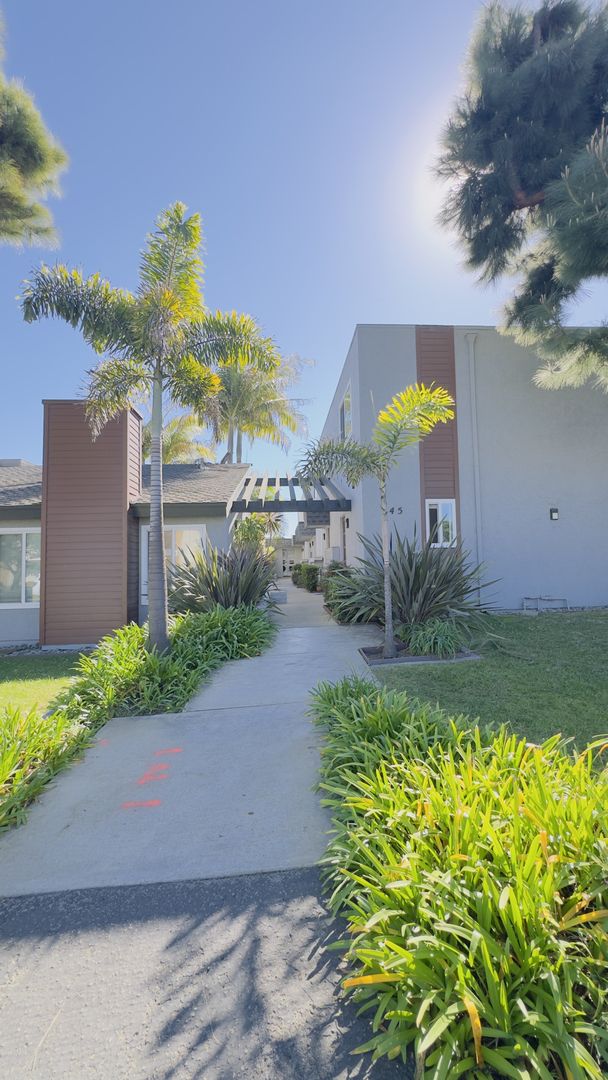 Carlsbad Apartment: 345 Juniper Ave.