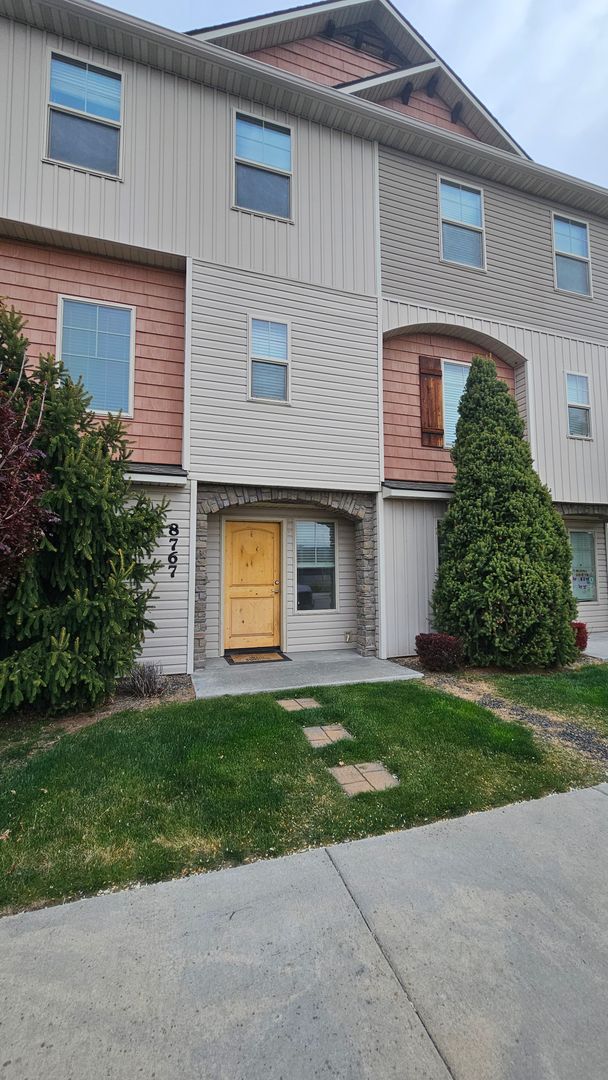 Boise House: 8767 W. Pine Valley