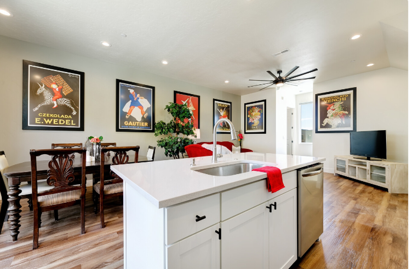 Meridian Apartment: 3543 E. Tecate Lane Building