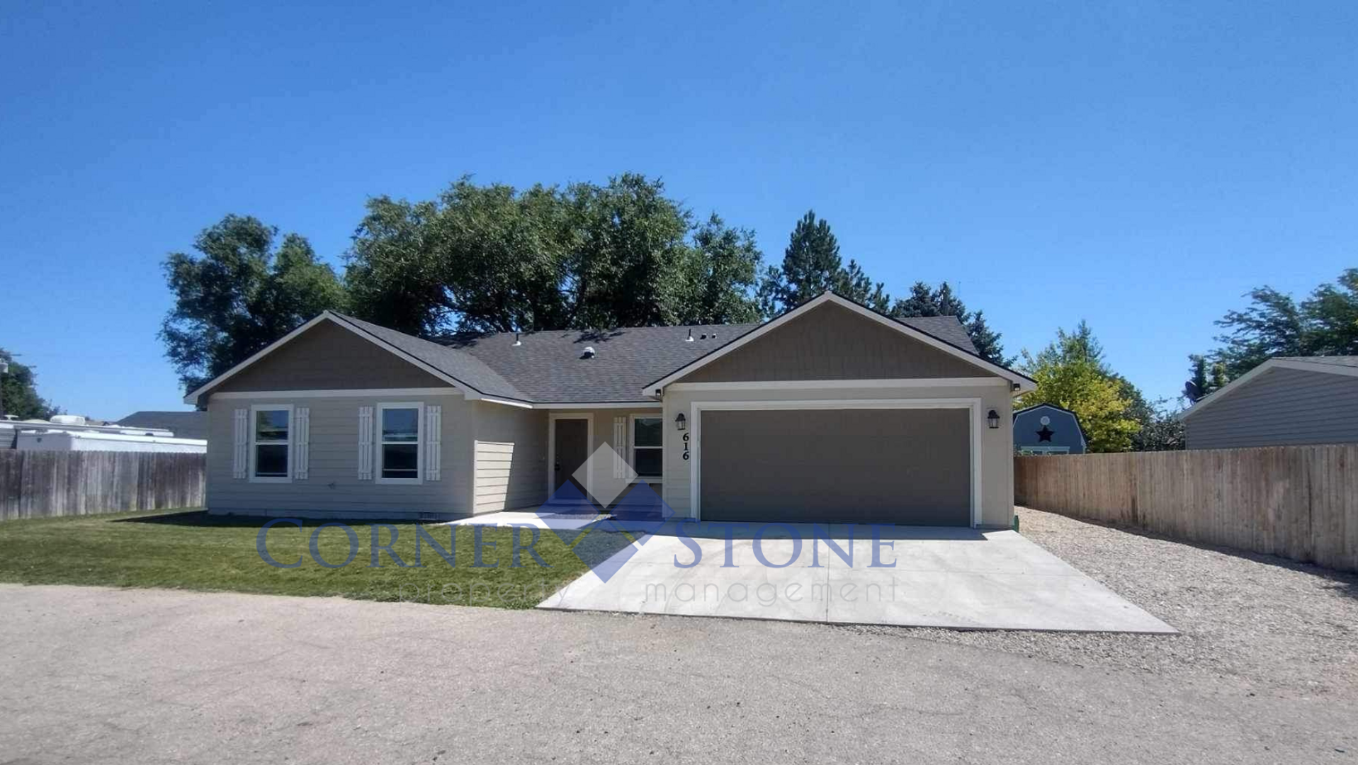 Nampa House: 616 S Carmen Ln