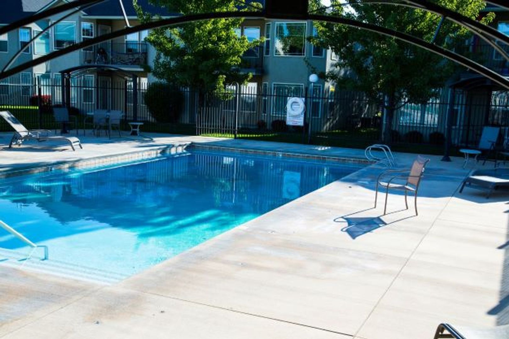 Meridian Apartment: 1805 E Overland Rd