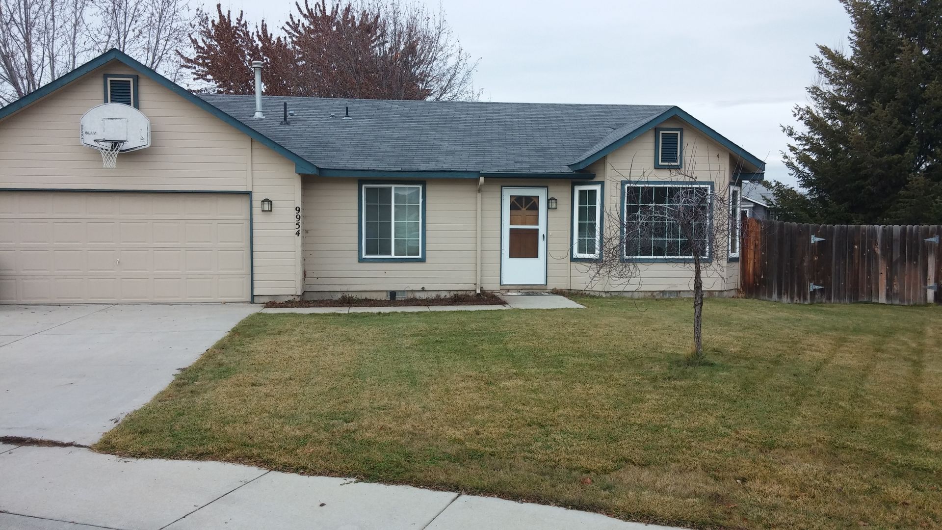 Boise House: 9954 W. Lupine St