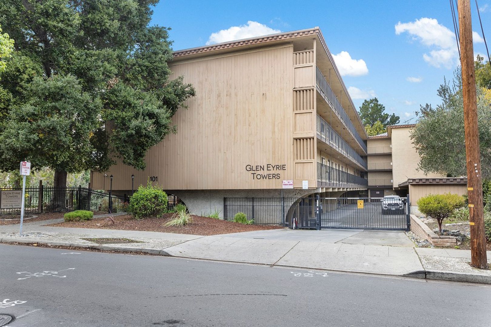 San Jose Apartment: 101 Glen Eyrie Ave.