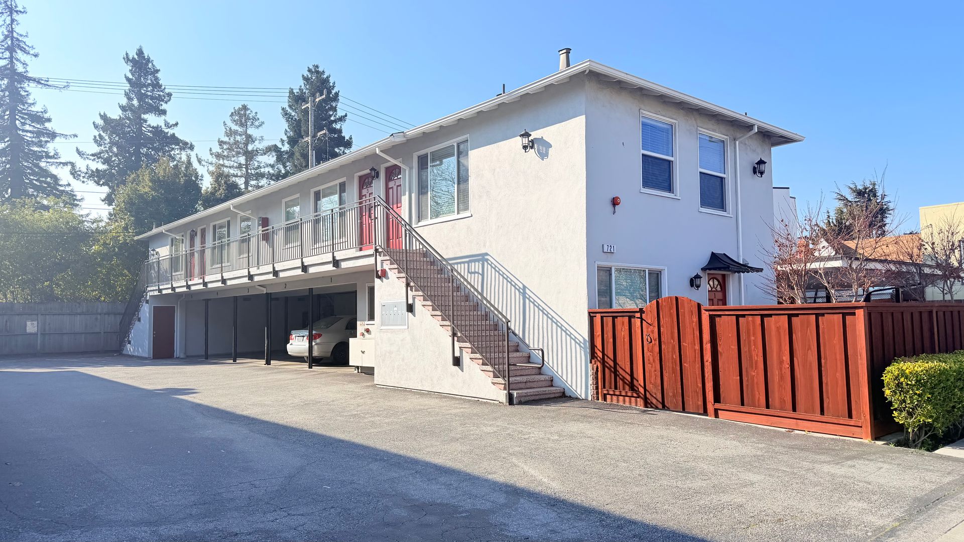 Burlingame Apartment: 721 Rollins Rd.