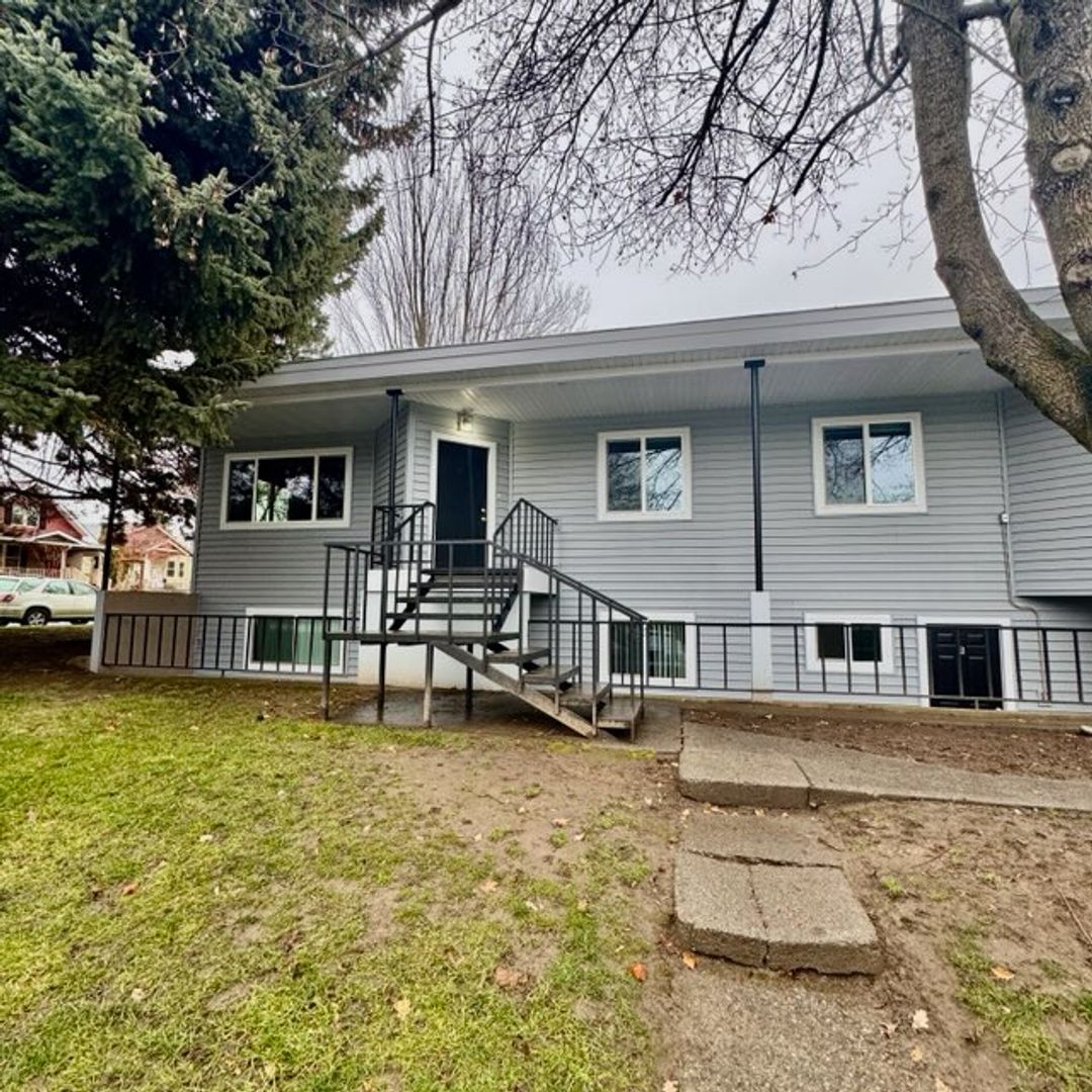 Coeur d' Alene Apartment: 1060 Lincoln Way