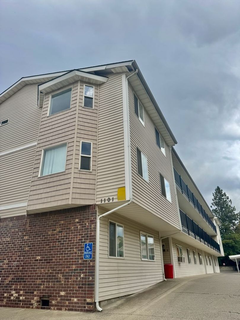 Coeur d'Alene Apartment: 1101 Emma Ave