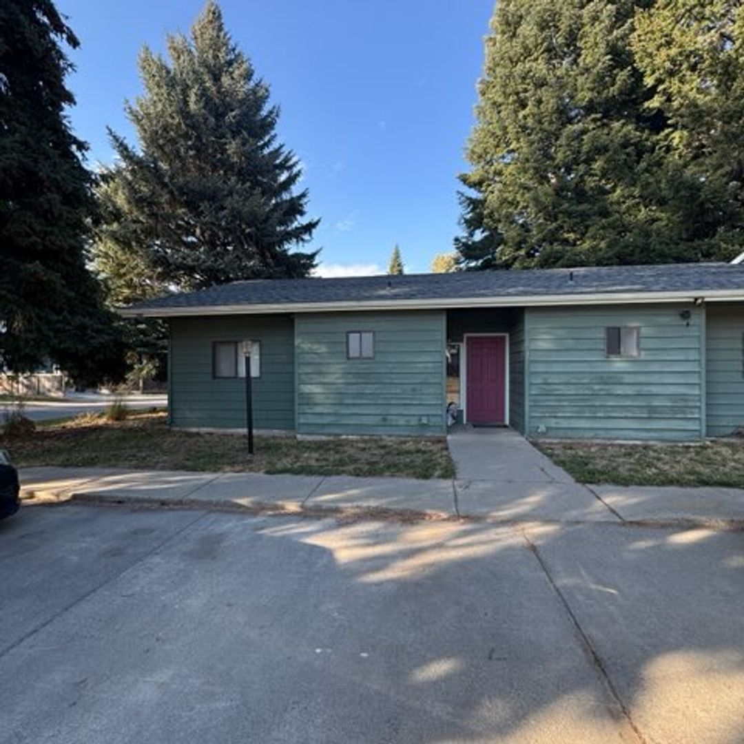 Rathdrum Apartment: 7573 W Pine St