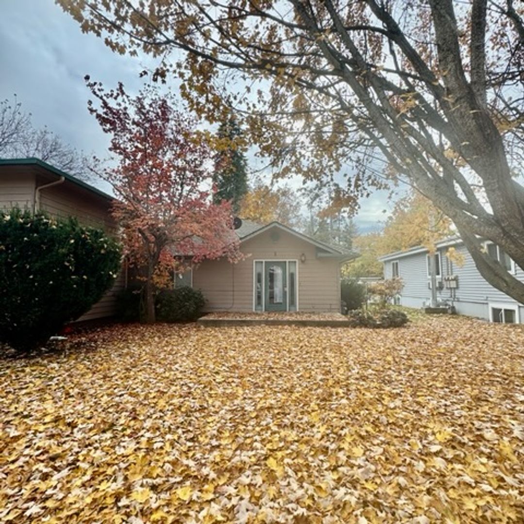 Coeur d' Alene Apartment: 522 W. Summit Avenue