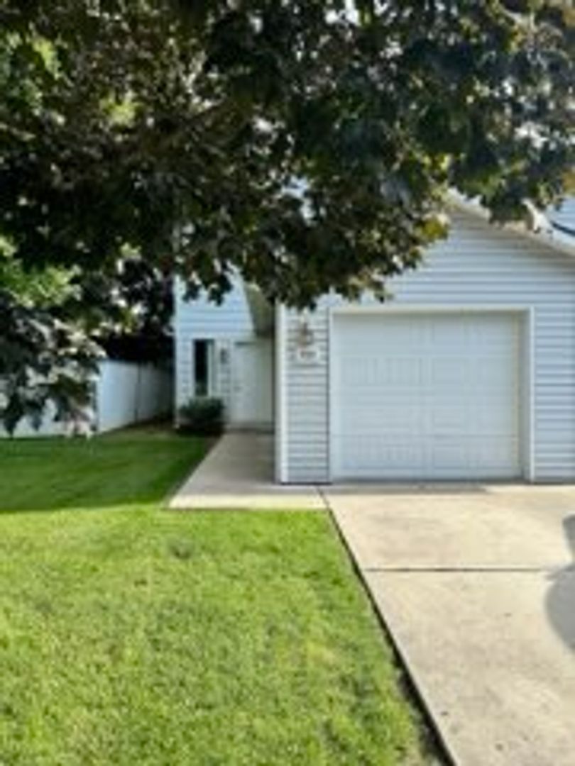 Coeur d' Alene Apartment: 382,84,86,88 Leadora Ln.