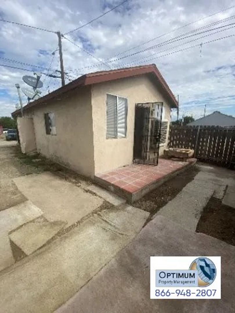 Colton Apartment: 165 W. O. Street - 165 W. O Street Unit C