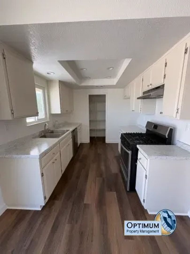 9295 Verdugo Ave 9 of 26