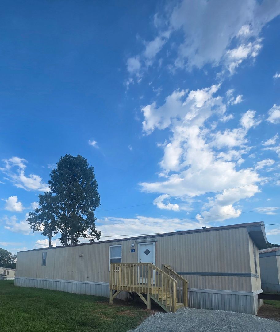 Mebane House: 801 Trollingwood-Hawfields Rd. lot 91