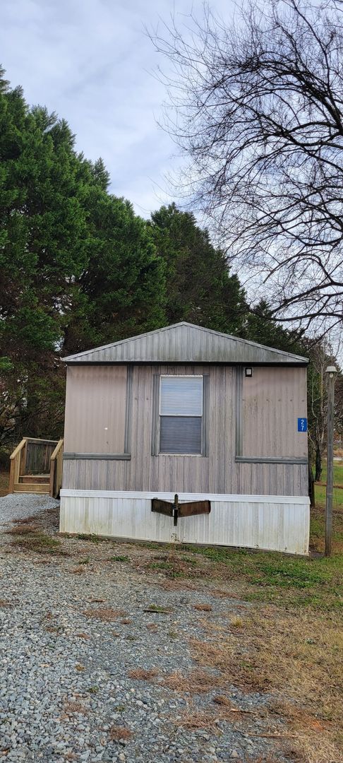 Mebane House: 649 Trollingwood-Hawfields Rd. lot 27