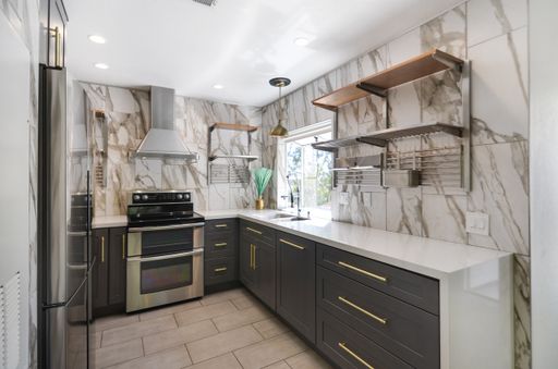 1 Bedroom Condo - Ritz Pointe! – photo 1