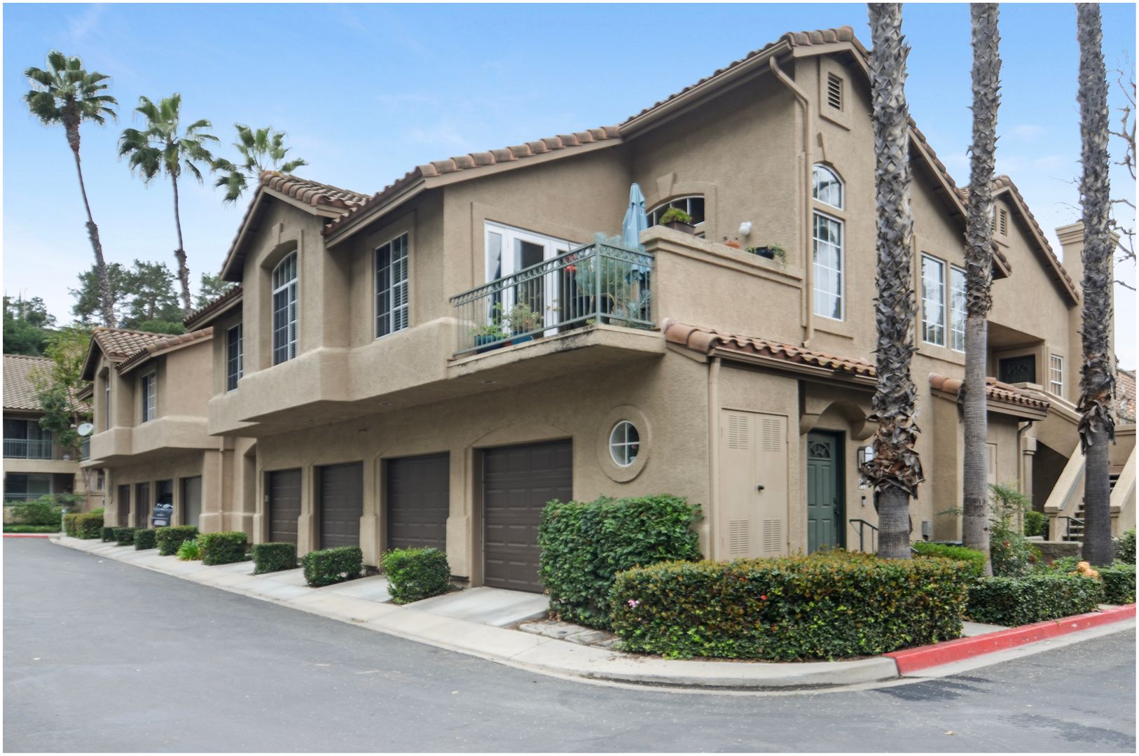 Aliso Viejo Townhome: 7 Landmark Place