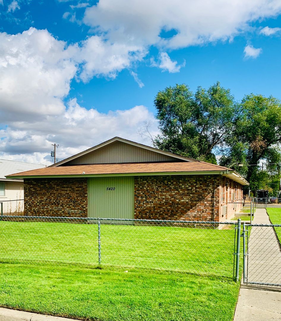 Spokane Apartment: 5420 N Martin St