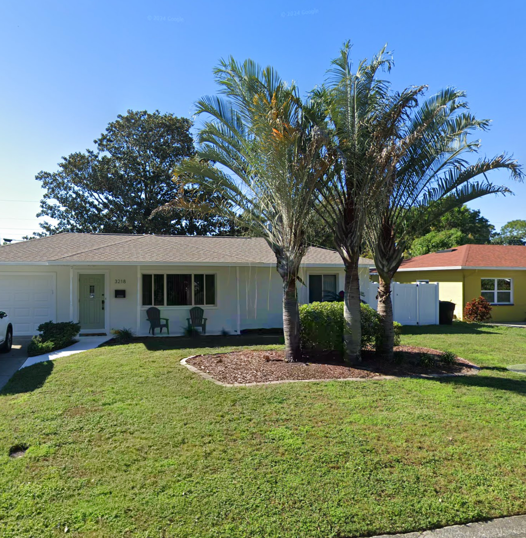 St. Petersburg House: 3218 54th St N