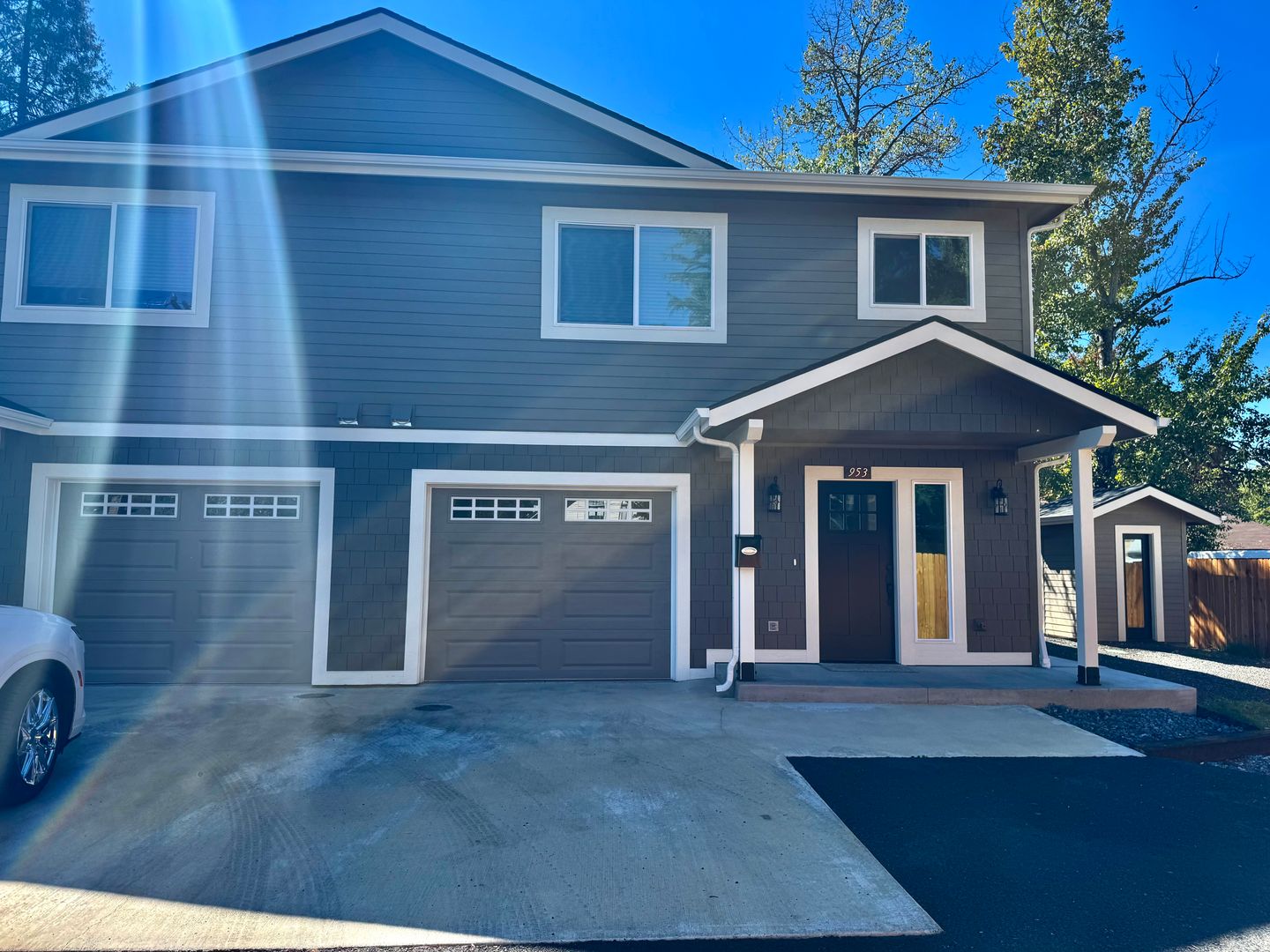 Grants Pass Apartment: 951 & 953 H Street