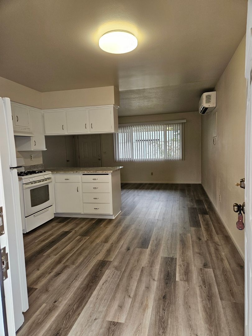 Grants Pass Apartment: 310 3rd Street