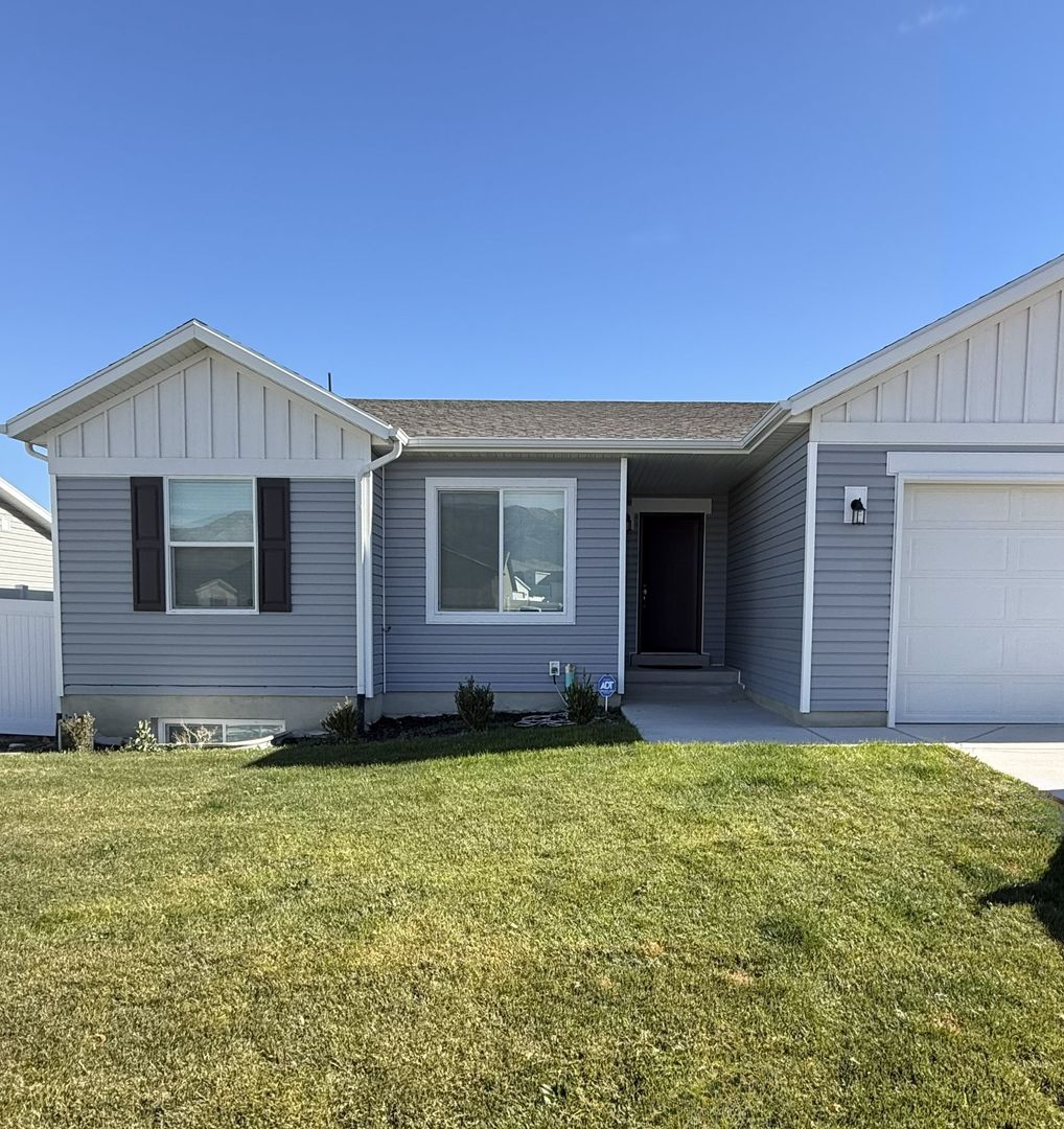 Spacious 3-Bedroom Upper-Level Home in Grantsville!