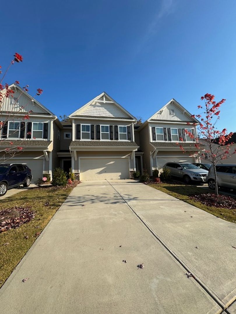 High Point House: 3513 Gardner Parson Point