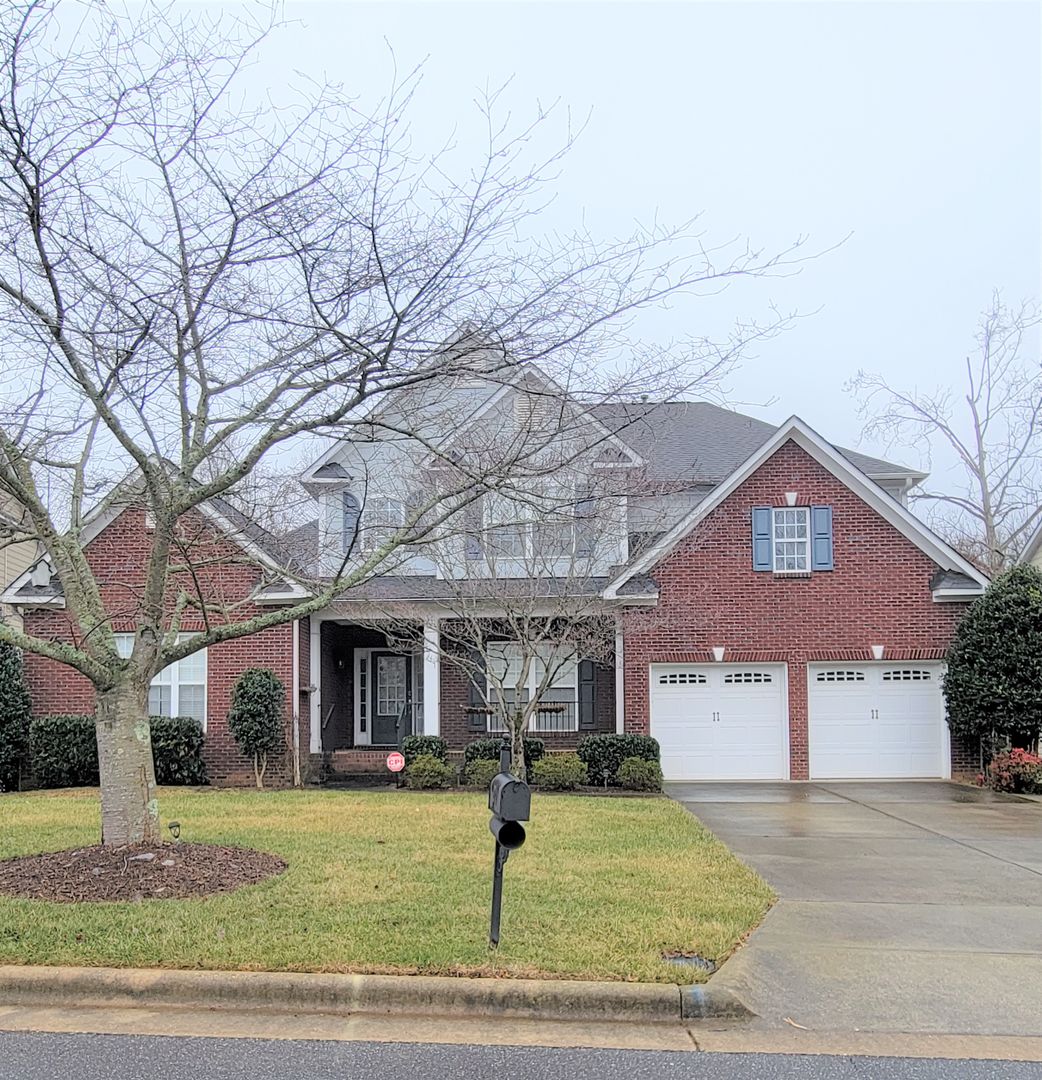 Greensboro House: 3717 Worthing Court