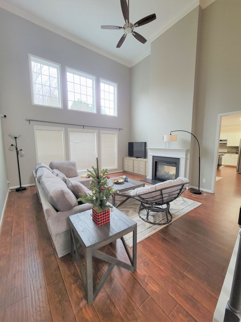 Greensboro House: 3717 Worthing Court