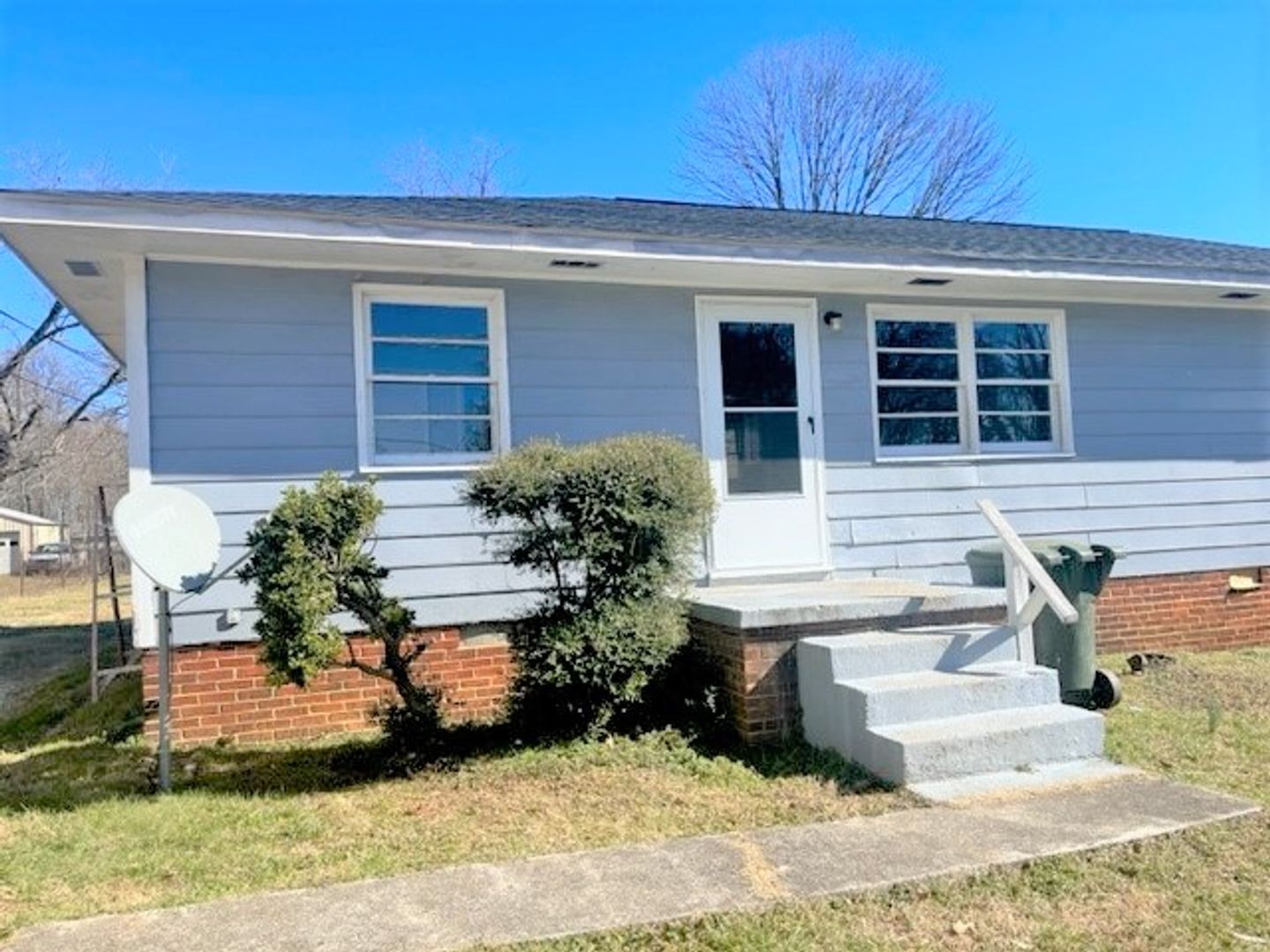 Greensboro House: 3704 Yanceyville Street, Unit B