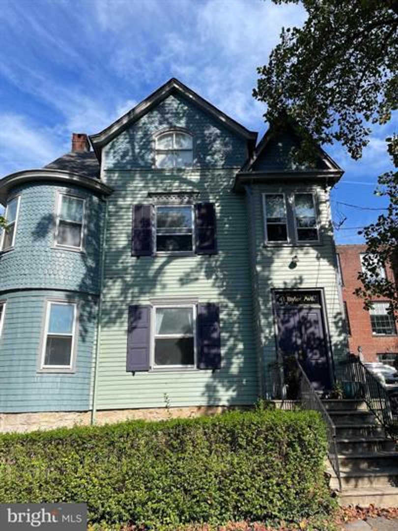 Doylestown Apartment: 41 Taylor Ave