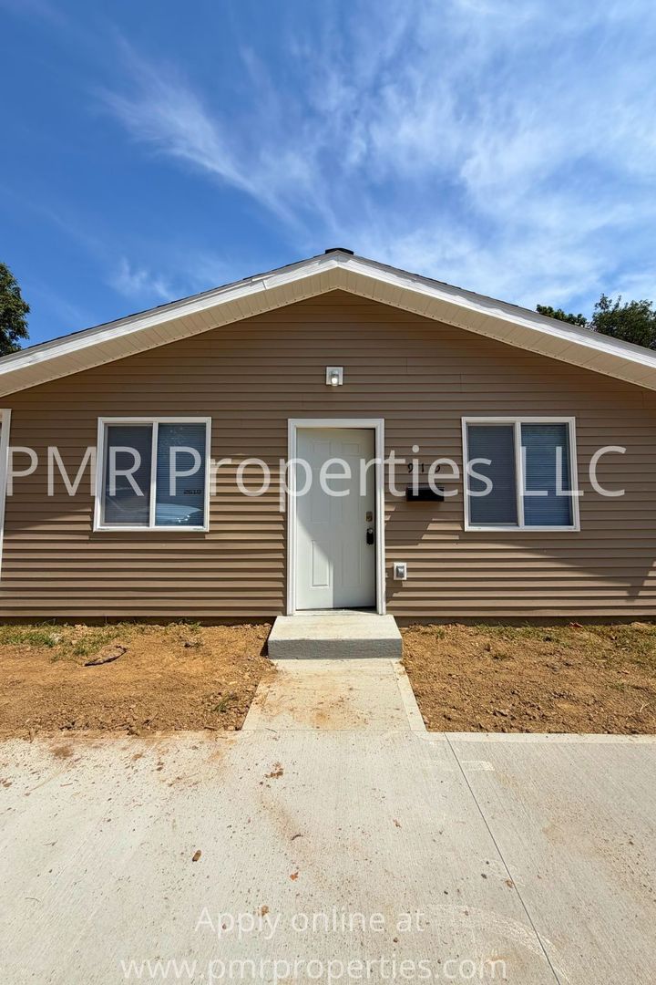 ST Joseph House: 915 s 15th Str