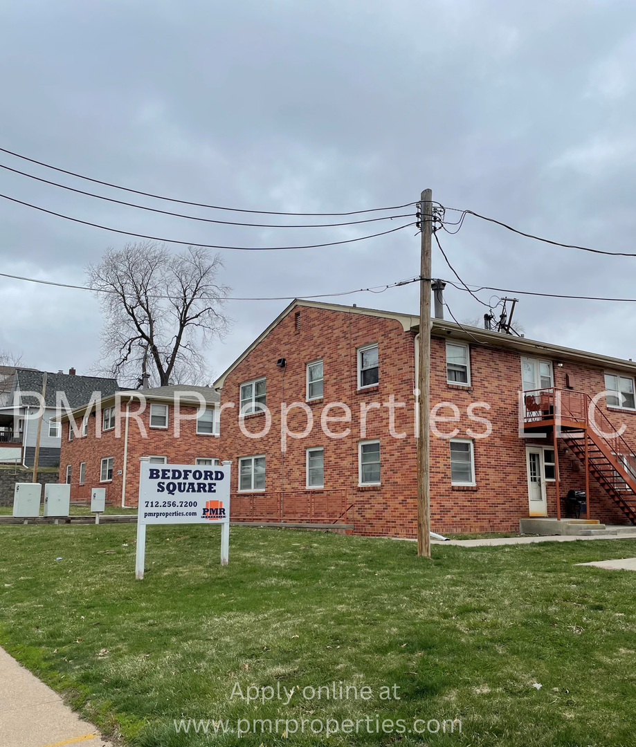 Omaha Apartment: 4512 Bedford Ave