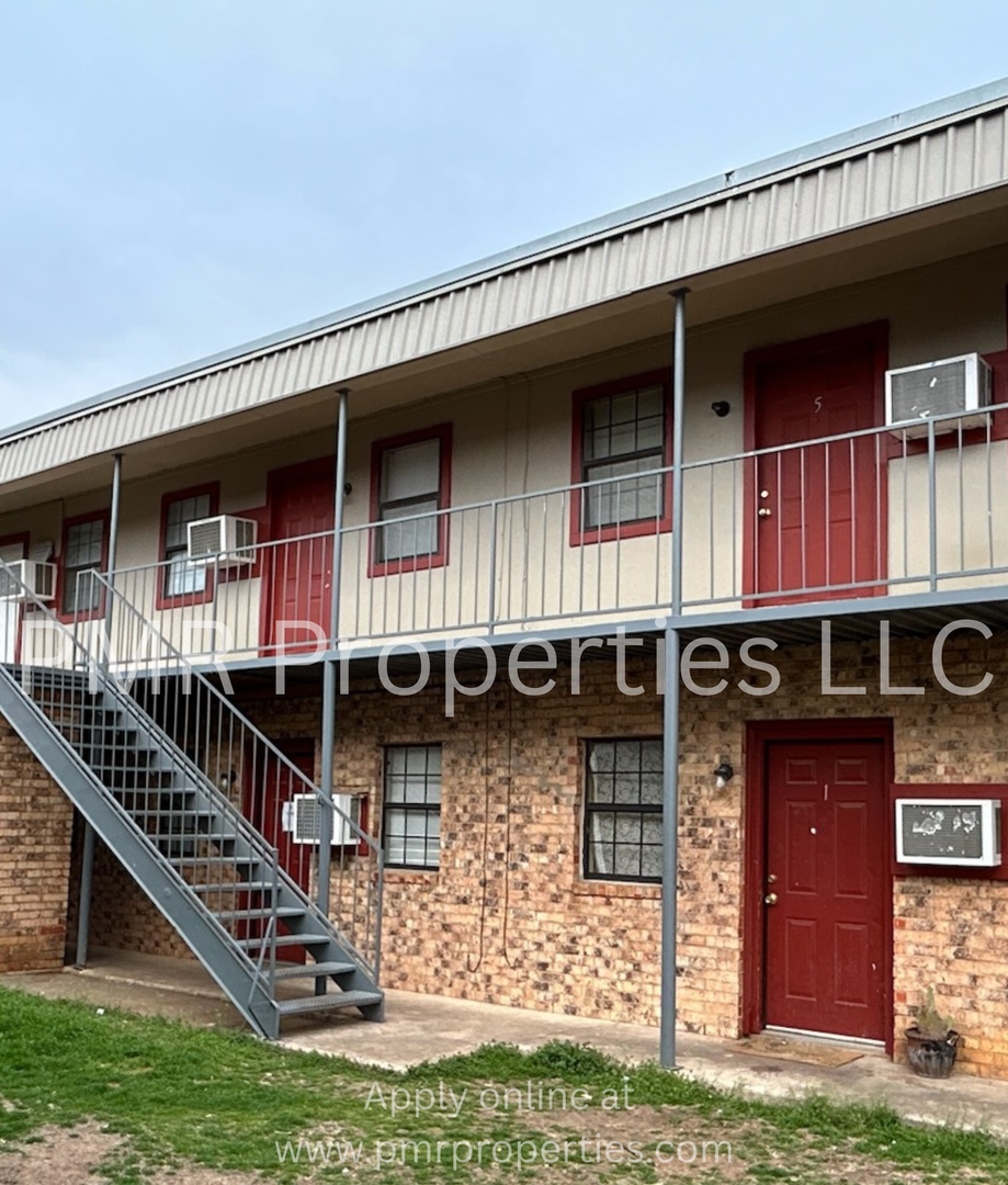 Lawton Apartment: 2105 SW B Ave.