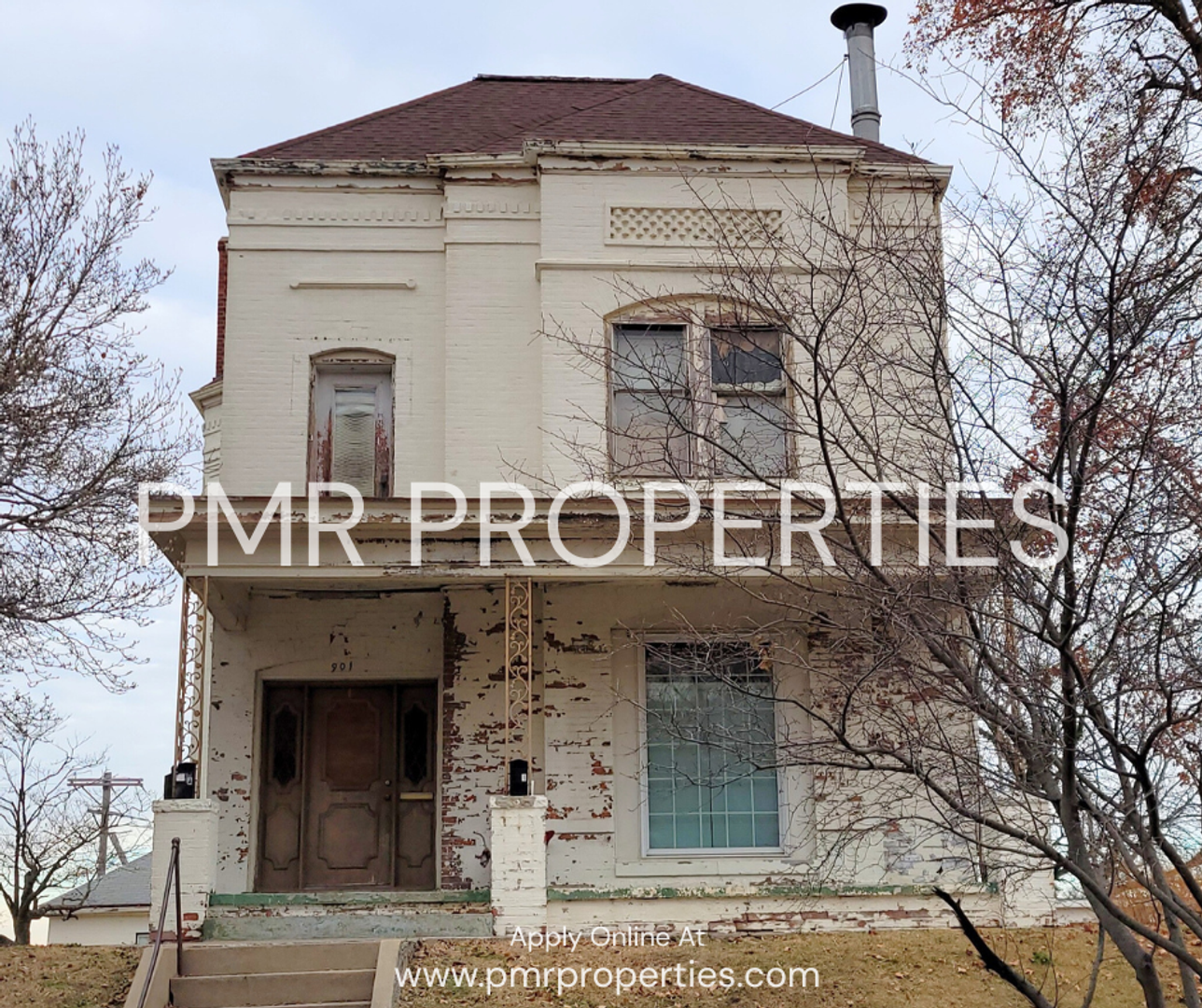 Saint Joseph Apartment: 901 South 14th Street