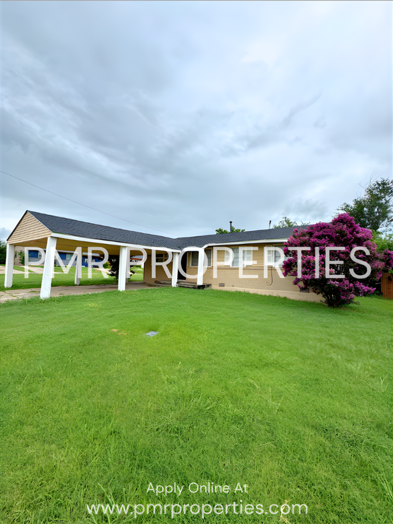 Lawton House: 5425 NW Kinyon Ave