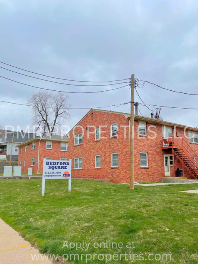 Omaha Apartment: 4512 Bedford Ave