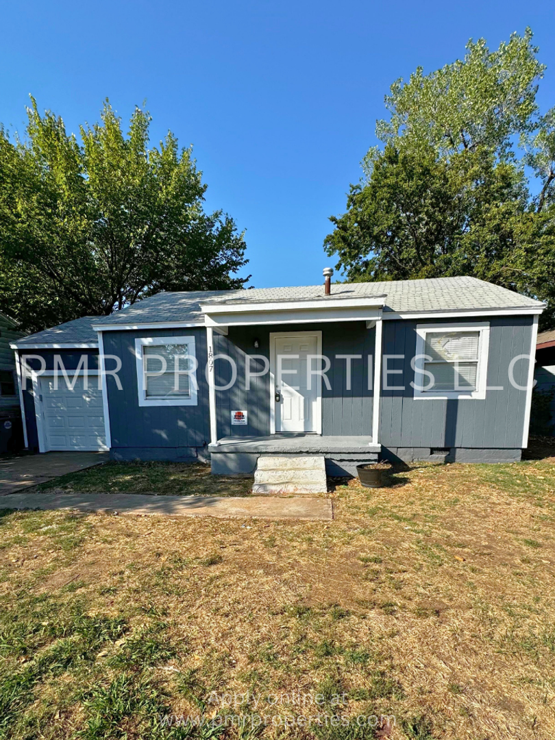 Lawton House: 1807 NW Irwin Ave